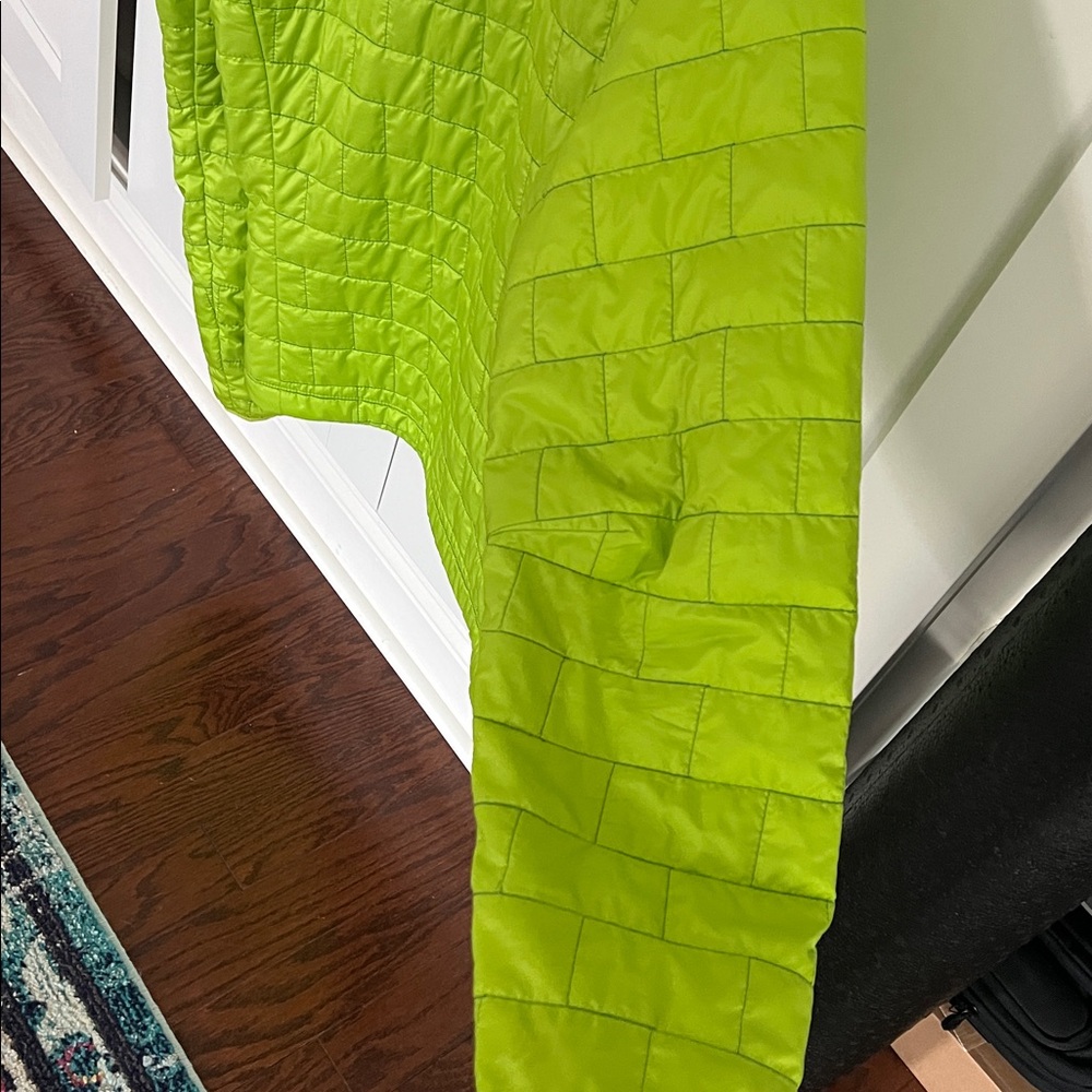 Patagonia neon lime green nano puff jacket - Picture 5 of 9